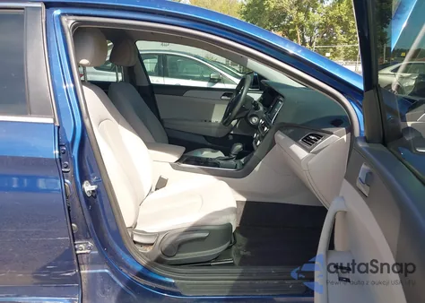 2018 Hyundai Sonata Se z USA, uszkodzony, nr VIN 5NPE24AF7JH665136